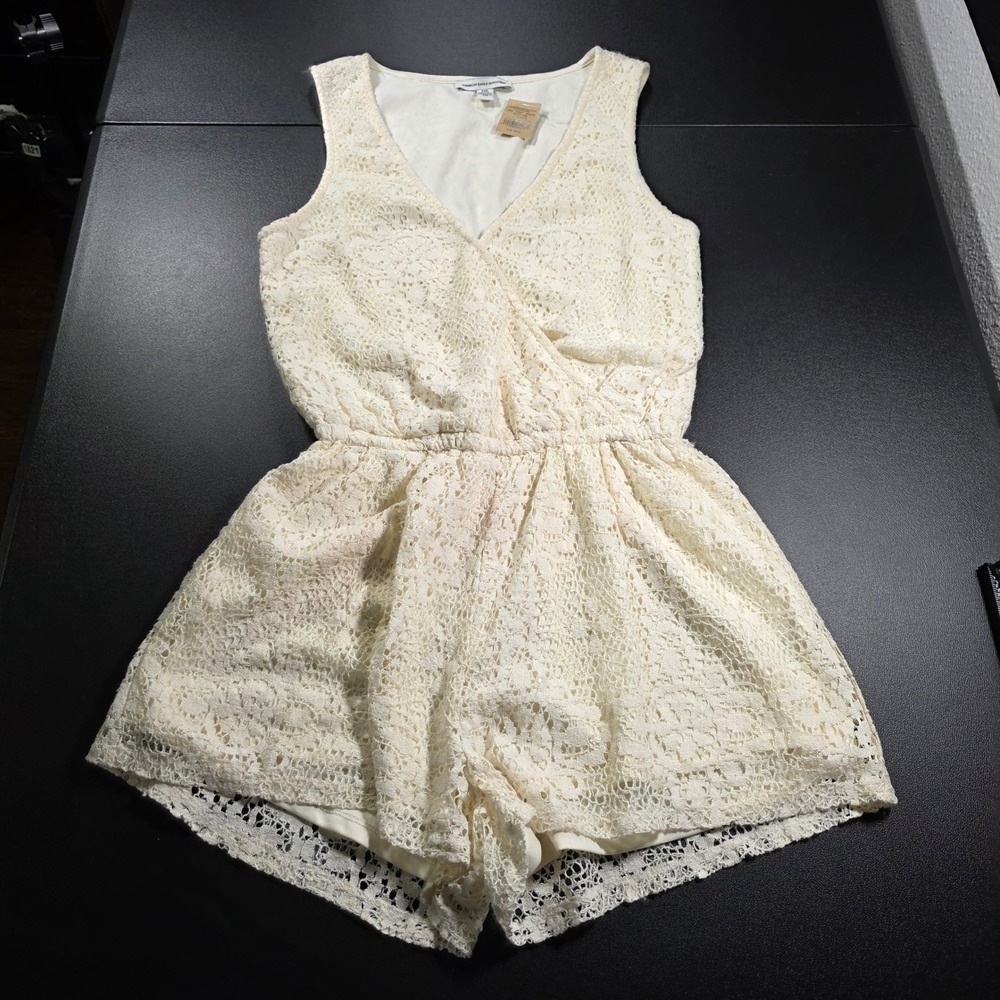 American Eagle Cream Floral Lace Sleeveless Surplice Romper XXS NWT
